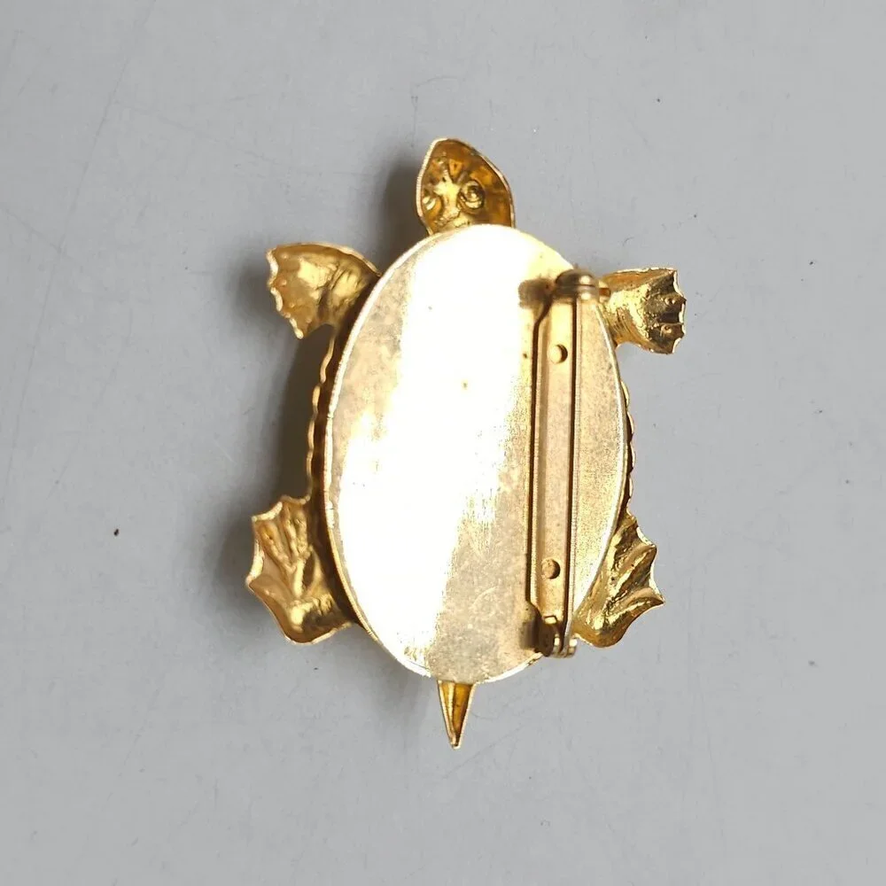 Vintage Gold Tone Turtle Brooch With Textured Shell Pin Clasp